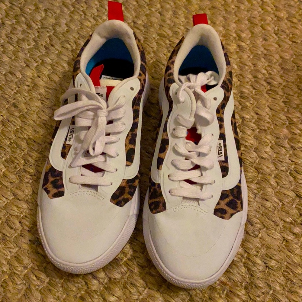 Vans animal print white sneakers, brand new!
